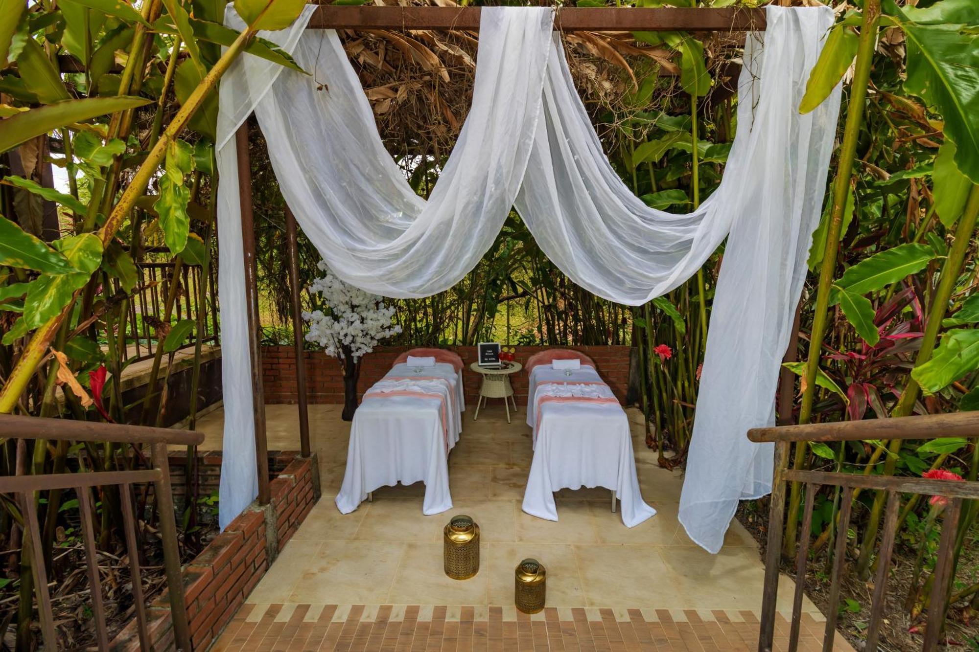 Nq Hotel Orinoquia Granja Campo Alegre Екстериор снимка